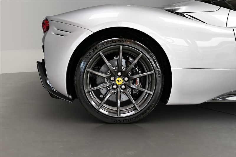 Ferrari SF90 (2024) Spider LIFT / CARBON / JBL - fotka 13 z 26