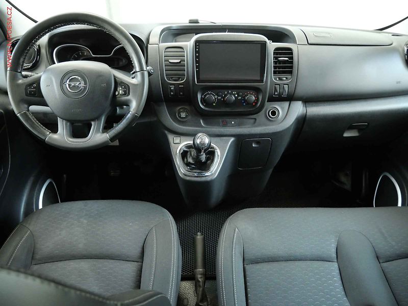 Opel Vivaro (2018) 1.6CDTi L2 9míst, 2.maj, AC - fotka 8 z 20