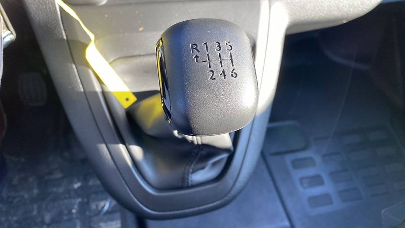 Opel Vivaro L1H1 (M) Panel Van 2.0L MT6 wi - fotka 13 z 17