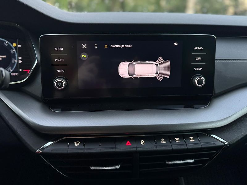 Škoda Octavia 1.5TSi 1.MAJ ČR NEBOUR. ZÁRUKA - fotka 8 z 23