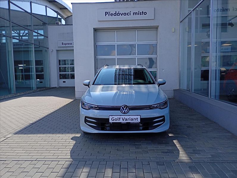 Volkswagen Golf Variant (2026) 1,5 eTSI 7DSG mHEV  People - fotka 2 z 17