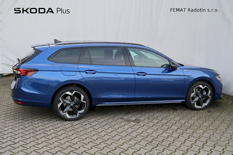 Škoda Superb (2025) Combi SportLine 1,5TSi/150kW D - fotka 27 z 32