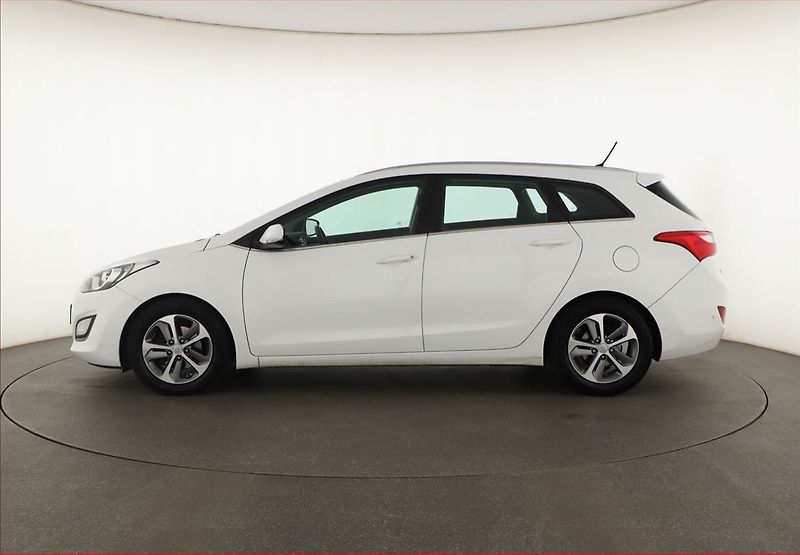 Hyundai i30 (2017) 1.6 CRDi, Serv.kniha, Tempomat - fotka 3 z 14
