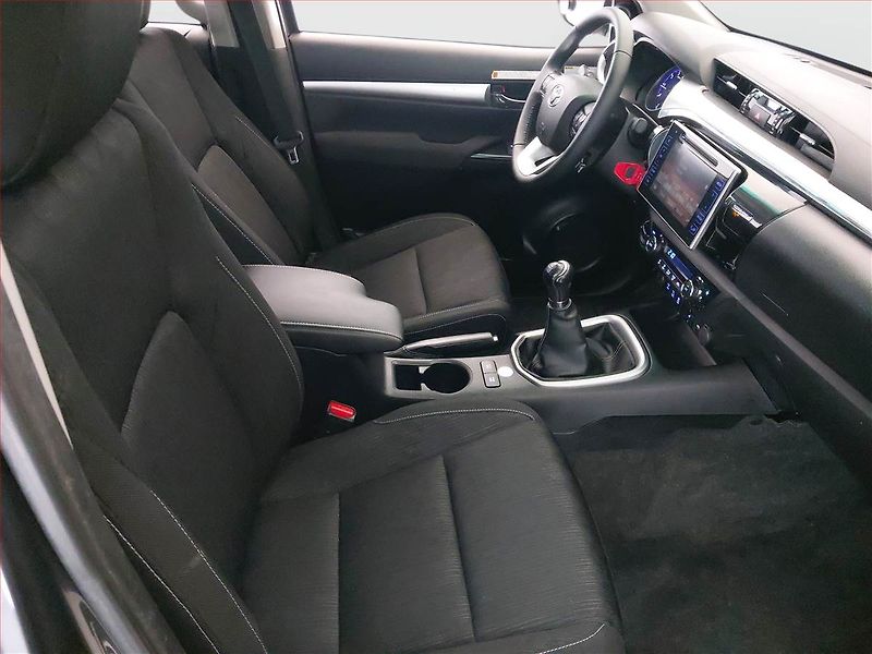 Toyota Hilux (2020) DoubleCab 2.4 D-4D - fotka 9 z 17
