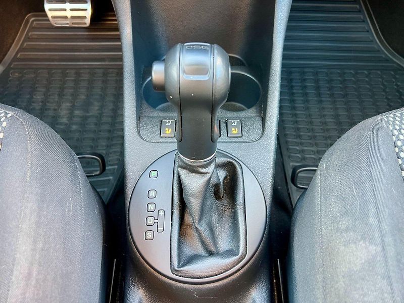 Škoda Roomster (2013) 1.2 TSI 63 kW Scout DSG - fotka 16 z 20
