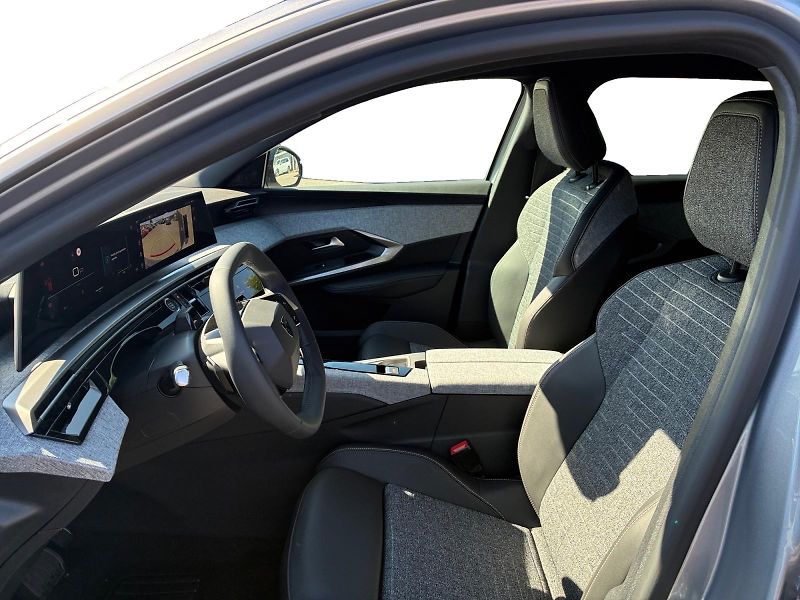 Peugeot 5008 (2026) BUSINESS Hybrid 145 e-DCS - fotka 9 z 15