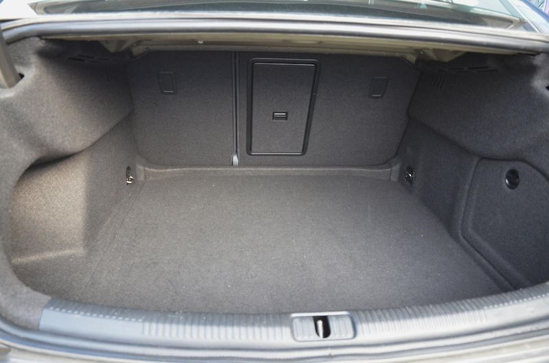 Audi A3 (2015) 1.4 TFSi 92kW AT / 69tkm 1.MAJ - fotka 32 z 38