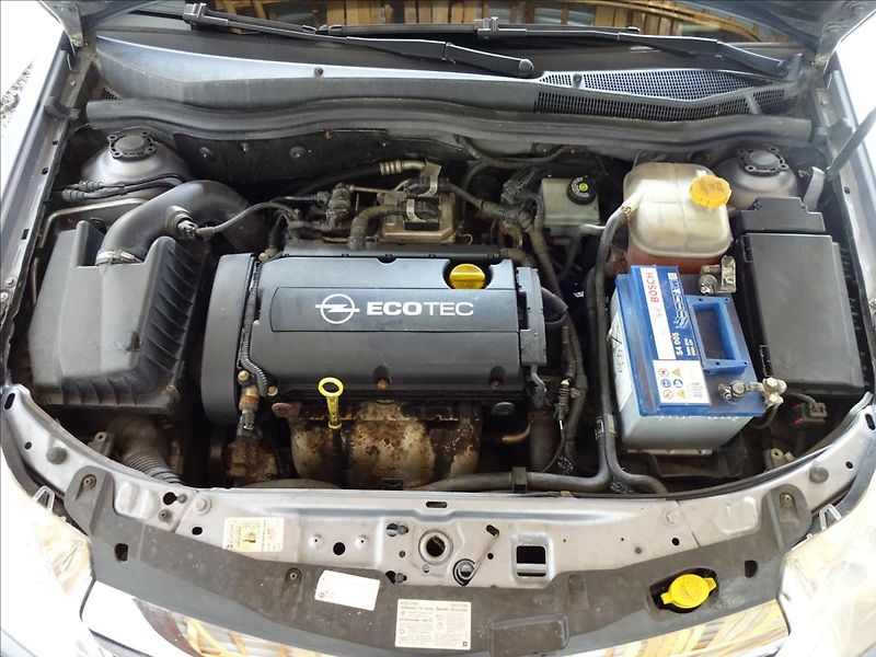 Opel Astra 1,6i 85kW - fotka 38 z 41