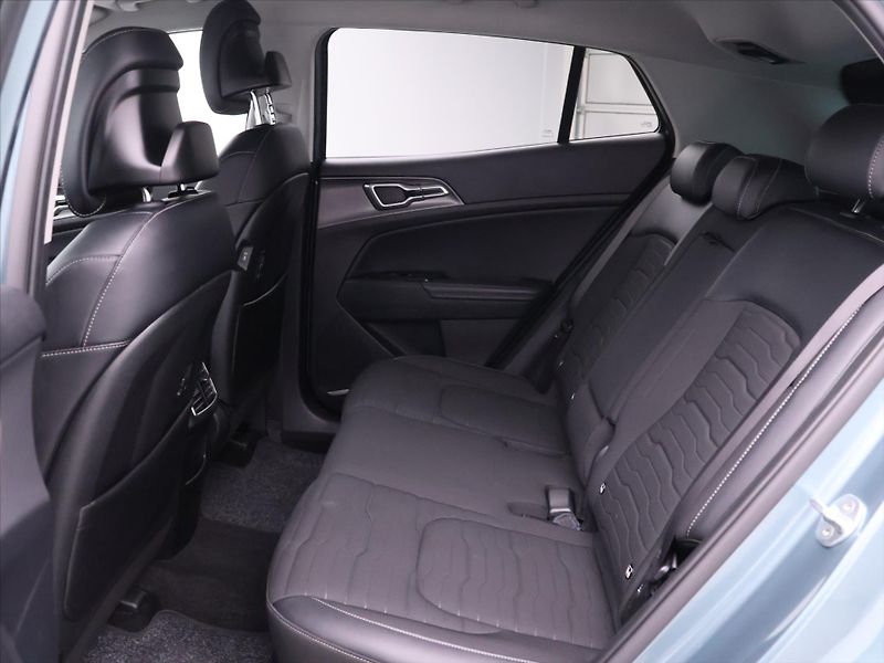 Kia Sportage 1,6 T-GDi 110 kW CZ DPH 1.Maj - fotka 14 z 33