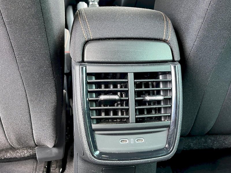 Škoda Kamiq (2024) 1.5 TSI 110 kW DSG Style Plus - fotka 24 z 32