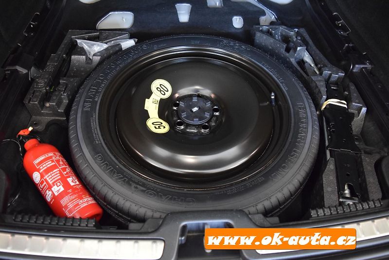 Volvo V60 2.0 D PRAV.SERVIS AUTOMAT 2020 - fotka 20 z 61