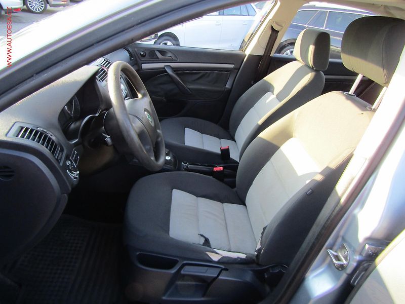 Škoda Octavia (2006) 1.6MPi, ČR - fotka 9 z 15