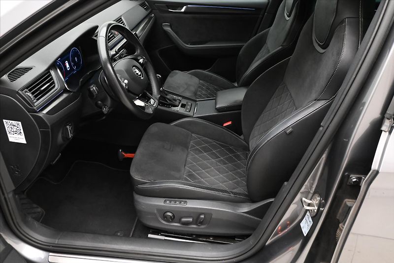 Škoda Superb 1,4 iV TSI 115kW DSG Sportline - fotka 11 z 26