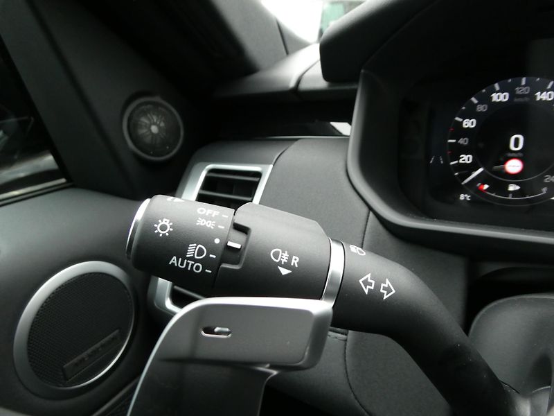 Land Rover Discovery 5 3,0  S D250 - fotka 22 z 36