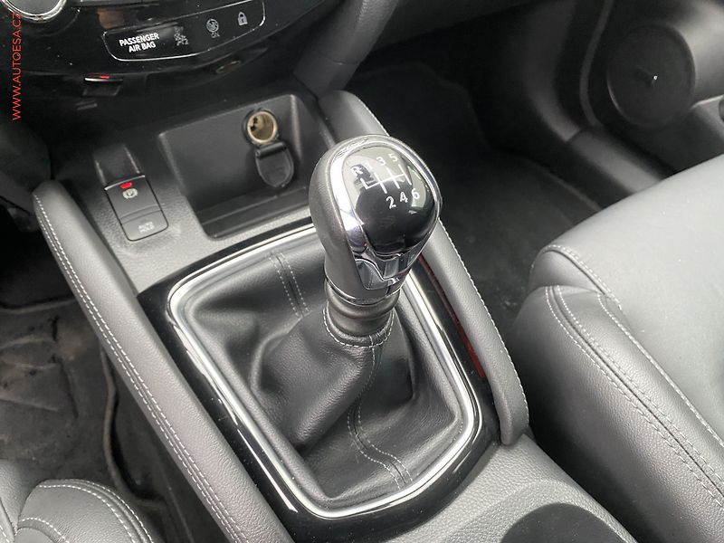 Nissan Qashqai (2017) 1.6 DiG-T, Tekna, LED, kůže - fotka 17 z 20