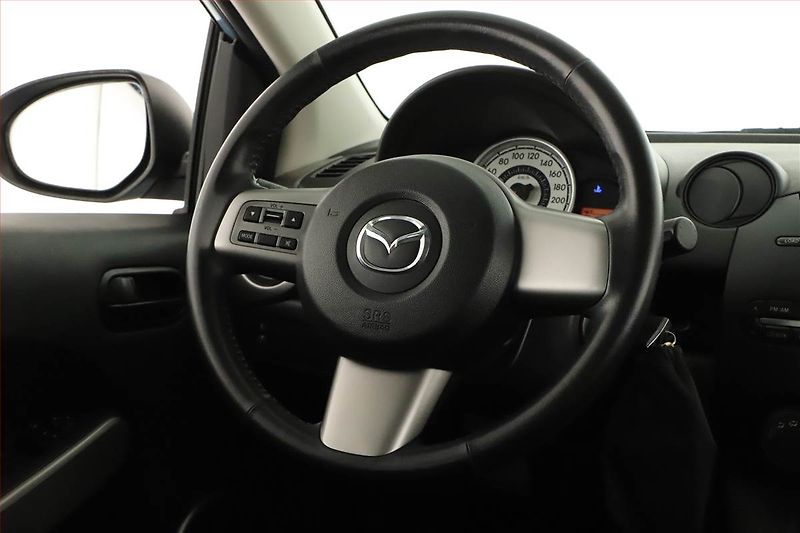 Mazda 2 (2009) 1.3 i, ČR,1.maj, jezdí výborně - fotka 8 z 13