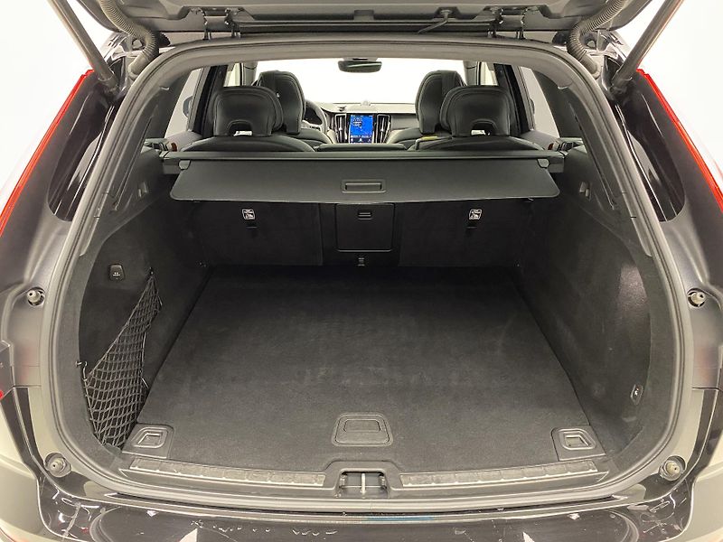 Volvo XC60 AWD POLESTAR AUT CZ 1.maj - fotka 6 z 65