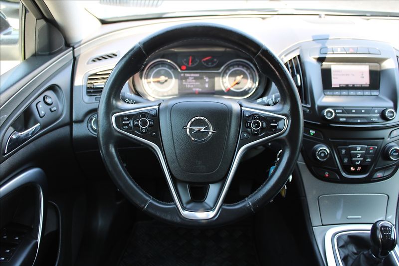 Opel Insignia 2,0 CDTi  NOVÉ V ČR,TAŽNÉ - fotka 9 z 25