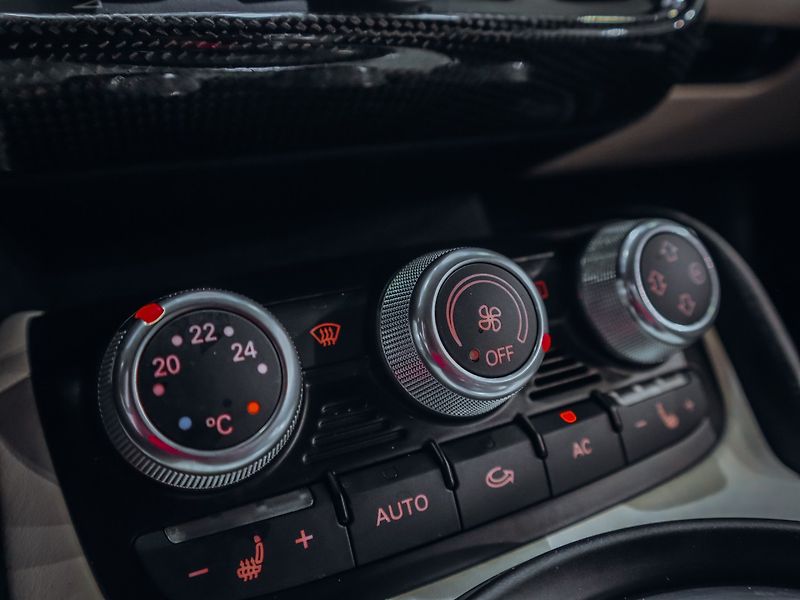 Audi R8 4.2 TFSI Quattro 6MAN - TOP!!! - fotka 12 z 33