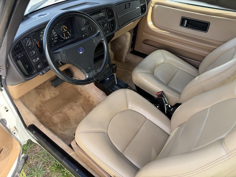 Saab 900 (1989) Turbo kabriolet - fotka 14 z 18