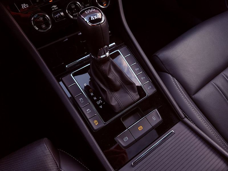 Škoda Superb 2.0 TDi DSG 4x4 L&K, ČR - fotka 34 z 40