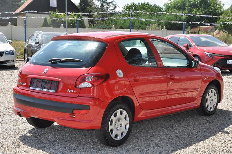 Peugeot 206 + 1.1i 44kW 5dv. Klima - fotka 3 z 12