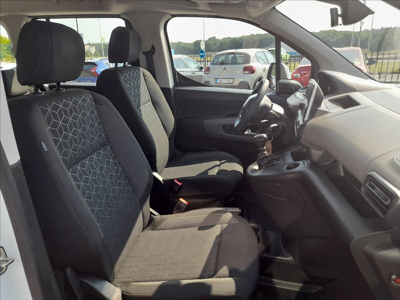 Peugeot Rifter 1,5 BlueHDi Active - fotka 16 z 20