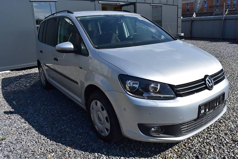 Volkswagen Touran 2,0 TDI DSG,1.M,PDC,KRÁSNÝ! - fotka 3 z 17