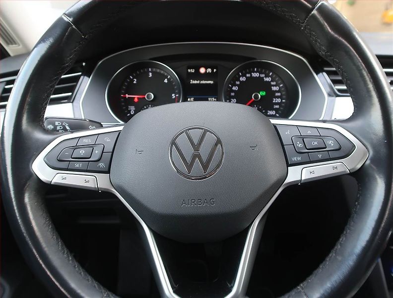 Volkswagen Passat (2021) Comfortline 2.0 TDI, Automat - fotka 17 z 22