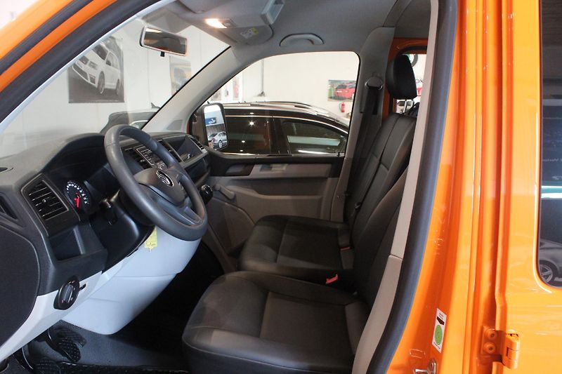 Volkswagen Transporter (2018) T6 2.0 Klima 9Míst - fotka 16 z 20
