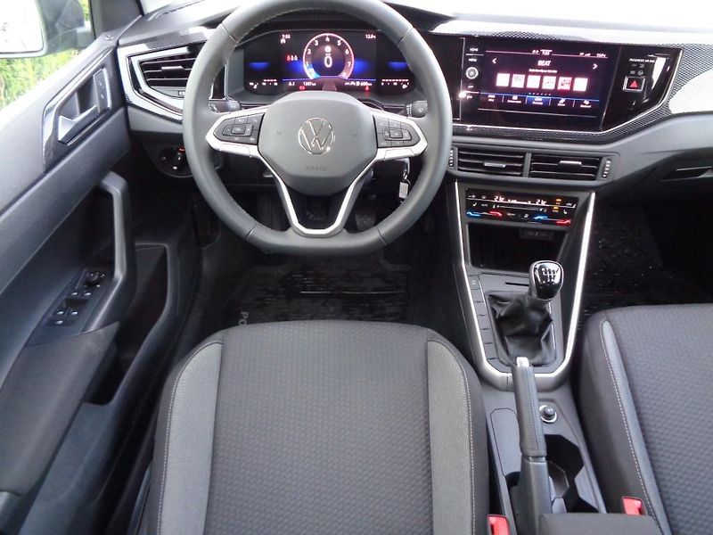 Volkswagen Polo 1.0 TSI People - fotka 5 z 26