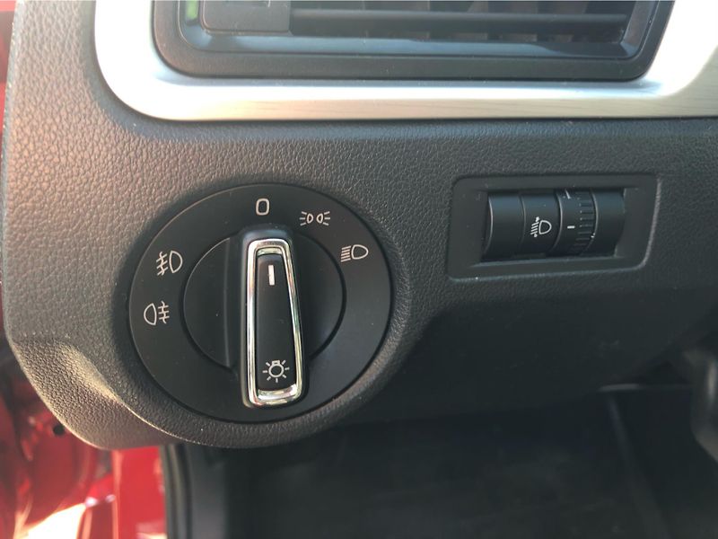 Škoda Rapid Ambition 1.2 TSI /66kW - fotka 16 z 27