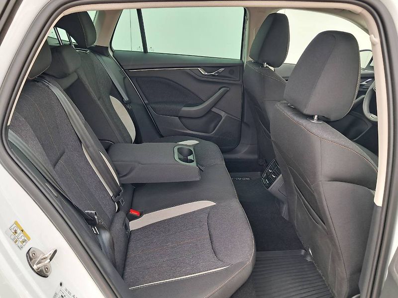 Škoda Scala (2026) TOP SELECTION 1.0 TSI / 85 kW - fotka 22 z 26