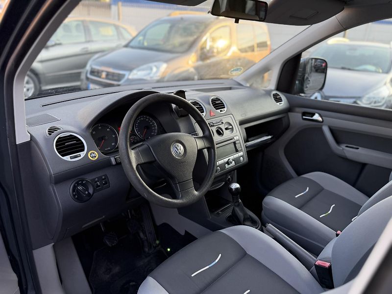 Volkswagen Caddy 1.9 TDI, LIFE, TAŽNÉ - fotka 5 z 17