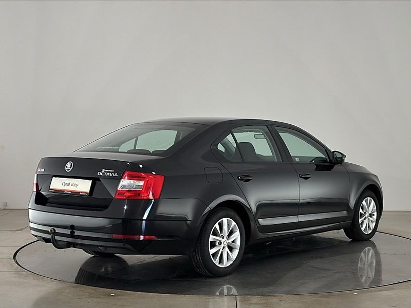 Škoda Octavia Ambition - fotka 2 z 28