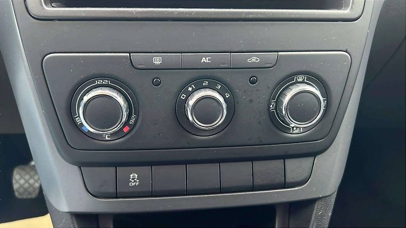 Škoda Yeti 1,2 TSI MT6 (77kW)/6008 - fotka 19 z 38