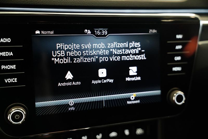 Škoda Superb - fotka 22 z 27