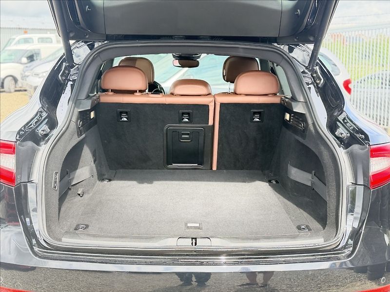 Maserati Levante 3,0 Q4 A/T 202kW - fotka 26 z 31