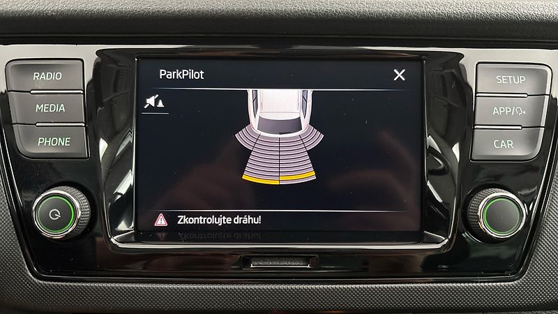 Škoda Fabia 1.0 TSI Ambition Combi - fotka 12 z 24