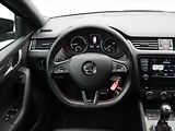 Škoda Octavia 2,0 TDi 4x4 DSG RS CZ - náhled 16
