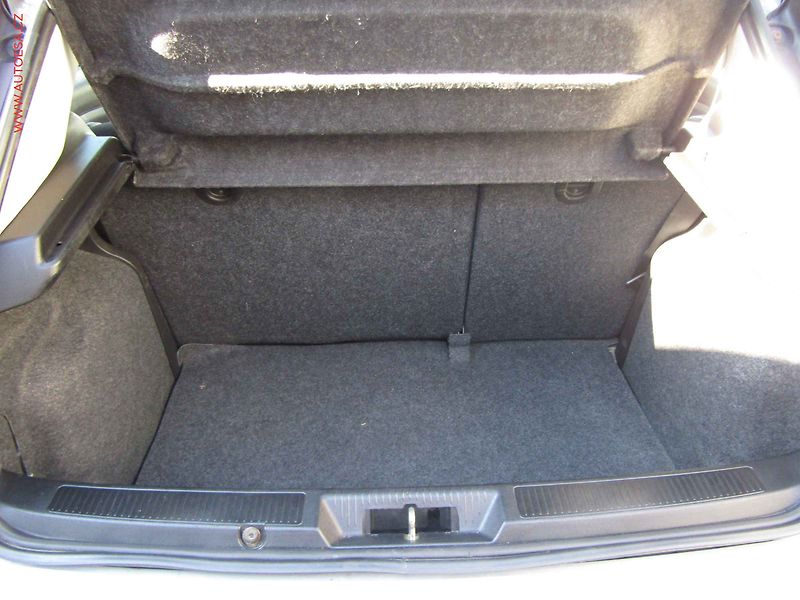 Fiat Grande Punto (2006) 1.2i, 2.maj,ČR, STK6/28 - fotka 8 z 18