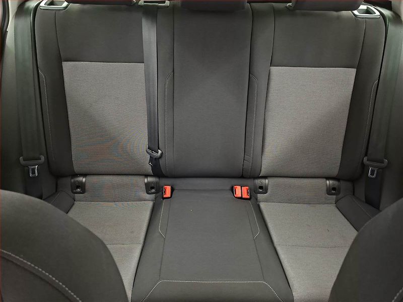 Volkswagen Golf (2013) 1.2 TSI - fotka 10 z 16