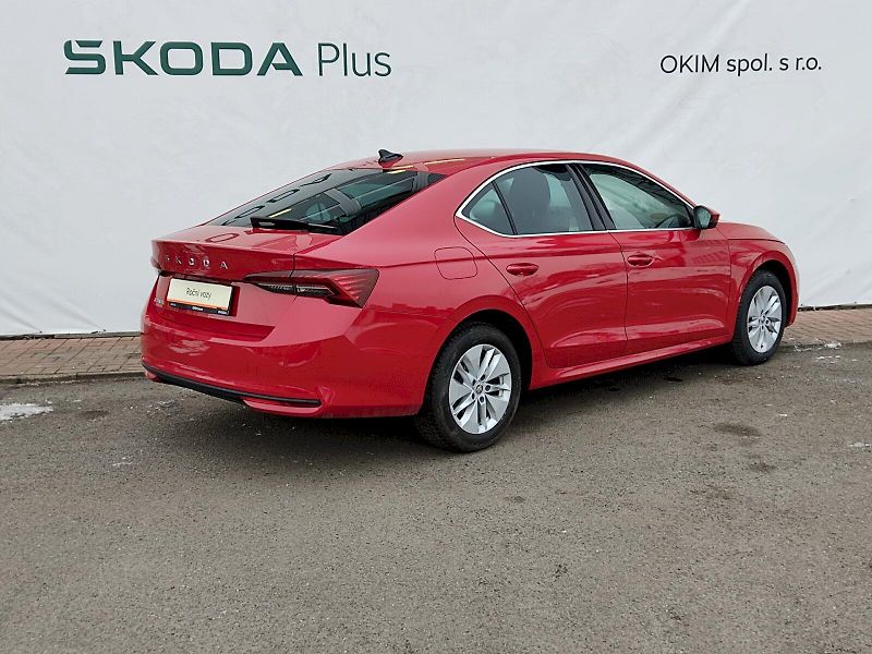 Škoda Octavia (2024) Top Selection 1,5 Tsi 110 Kw D - fotka 2 z 36