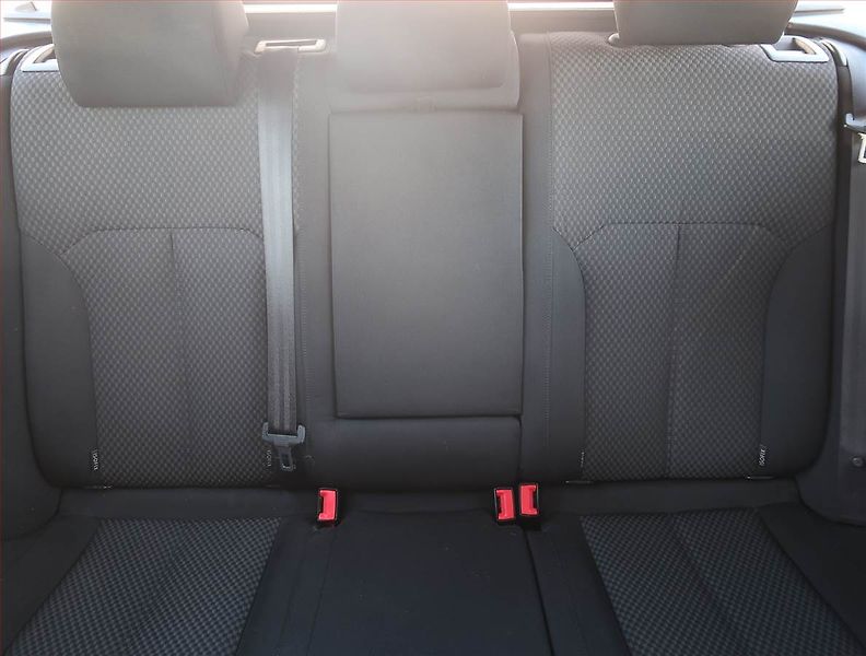 Volkswagen Passat (2012) 1.6 TDI, Tempomat - fotka 10 z 17