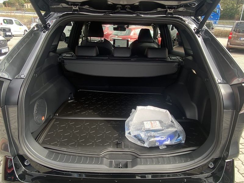 Toyota RAV4 2.5 Plug-in Hybrid Executive - fotka 8 z 28