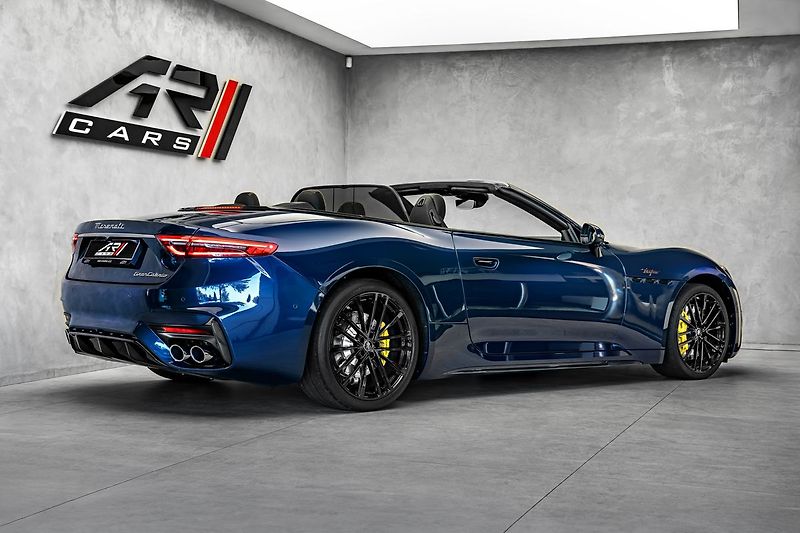 Maserati GranCabrio Trofeo - fotka 5 z 32
