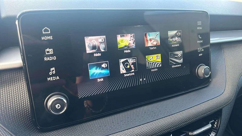 Škoda Fabia Selection 1,0 TSI 70kW MT5/Z66 - fotka 12 z 25