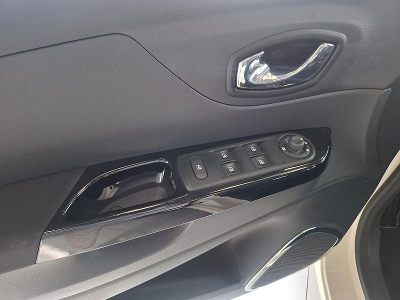 Renault Captur 1.2TCE 87KW 2017 - fotka 6 z 9