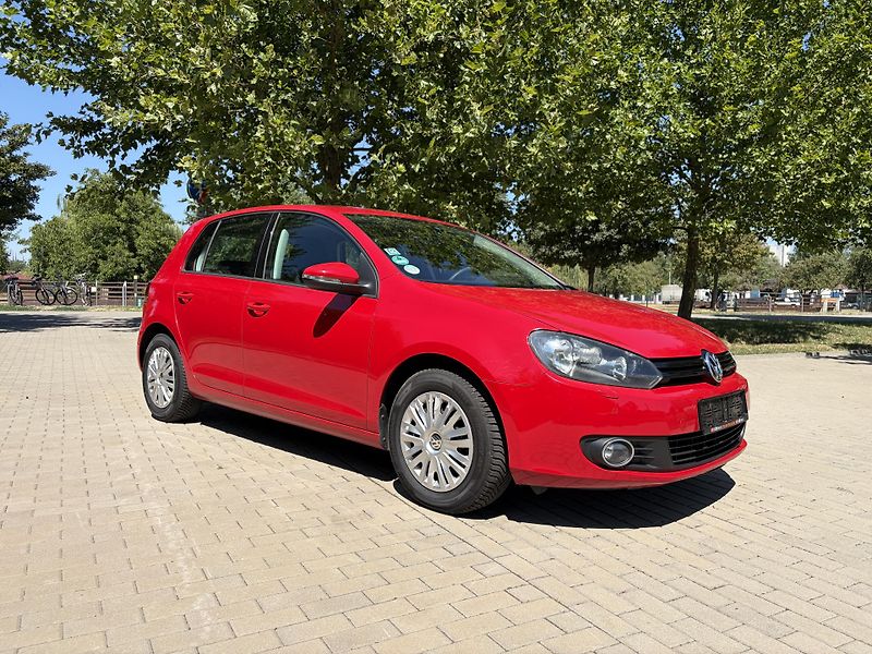 Volkswagen Golf 1.6 75kw Trend - fotka 14 z 29