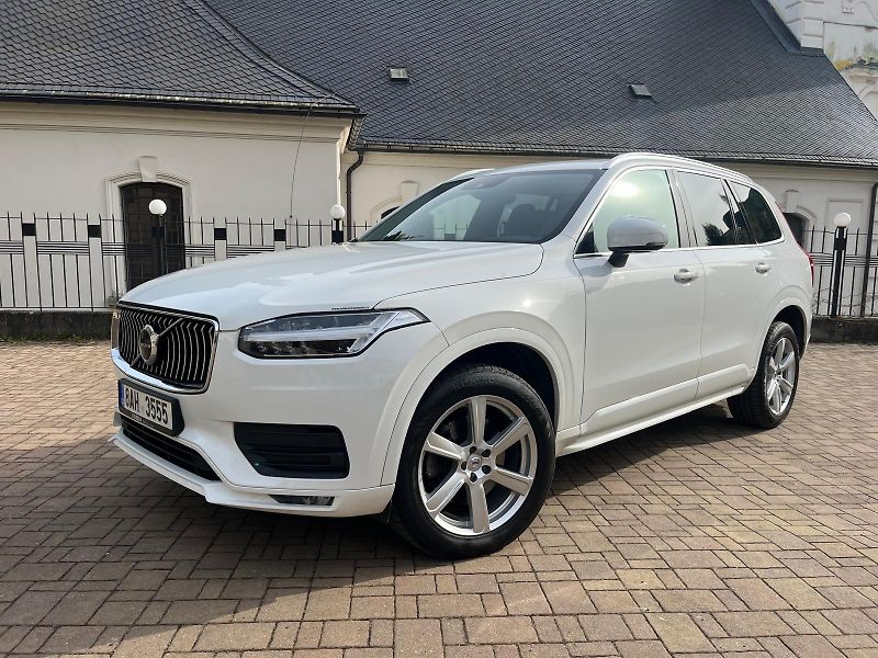 Volvo XC90 Momentum B5 2.0d / DPH / - fotka 1 z 18